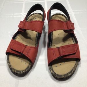 ECCO Cozmo walking sandal